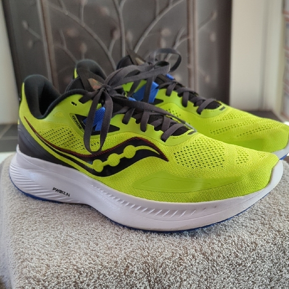 Saucony Other - Saucony Men's Size 10 Neon Yellow Running Shoes Awesome Shape!!!!